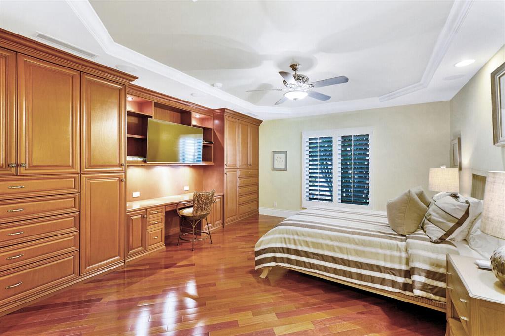 Mizner Country Club - Residential