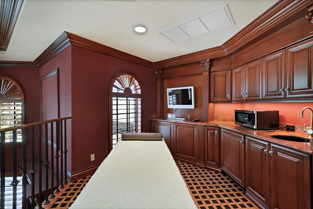 Mizner Country Club - Residential