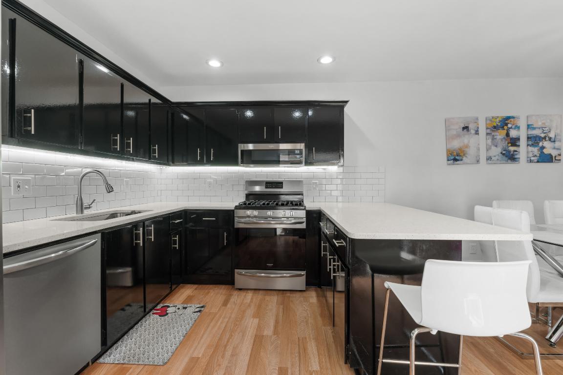 SEVEN SPRINGS 1 - Residential