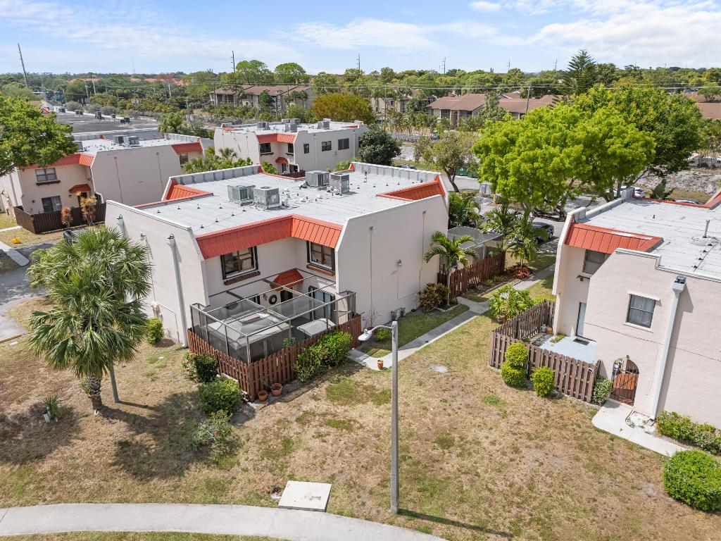 SEVEN SPRINGS 1 - Residential