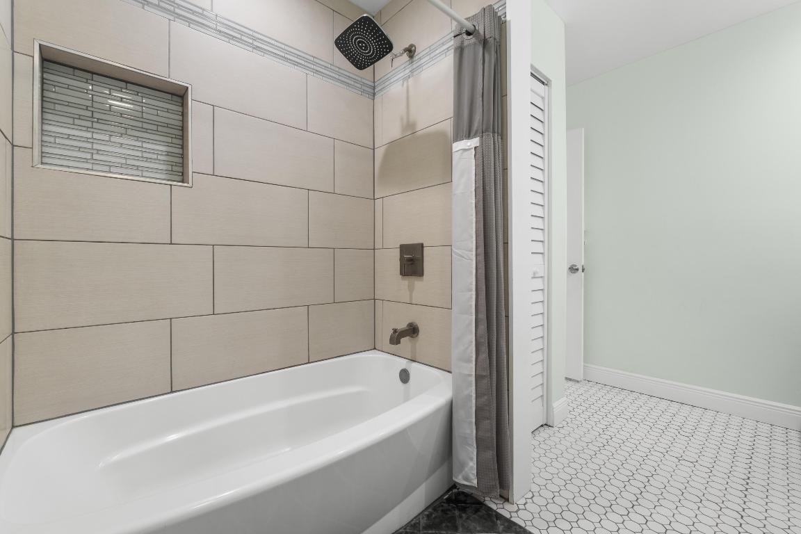 SEVEN SPRINGS 1 - Residential