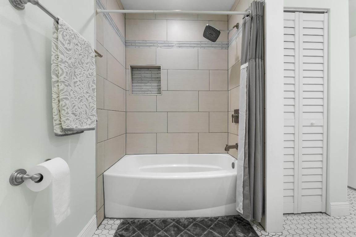 SEVEN SPRINGS 1 - Residential