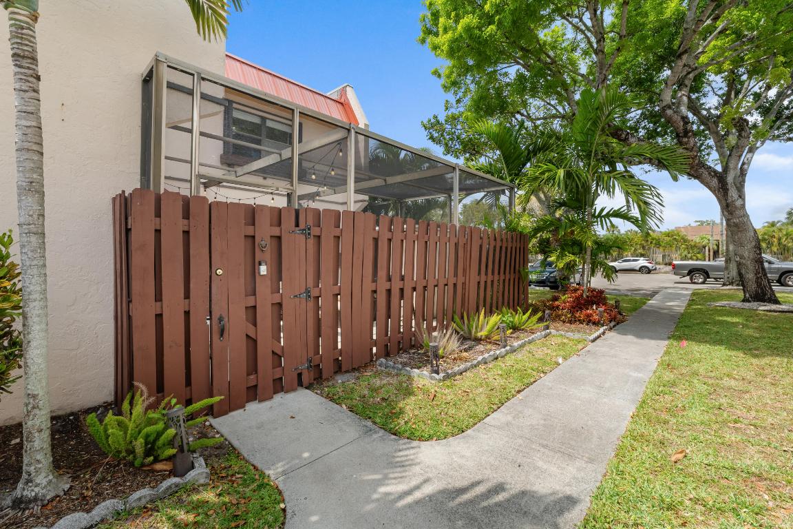 SEVEN SPRINGS 1 - Residential