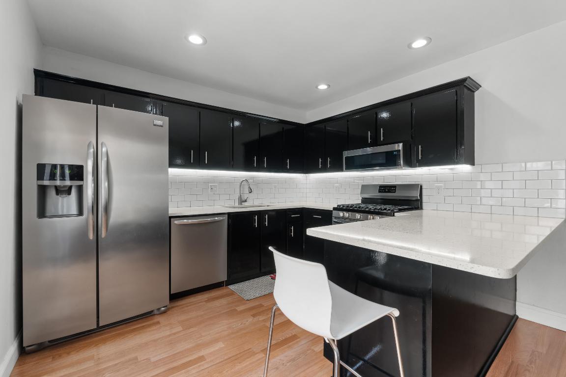 SEVEN SPRINGS 1 - Residential