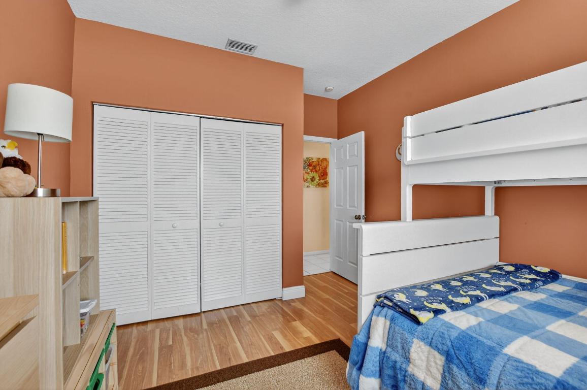 Villa San Remo Cond I and II filed 3-23-89 IN OR60 - Residential