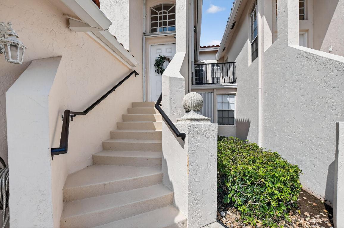 Villa San Remo Cond I and II filed 3-23-89 IN OR60 - Residential