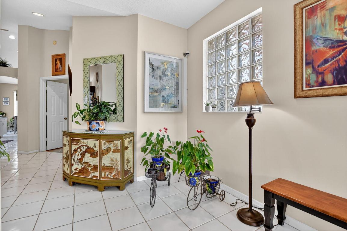 Villa San Remo Cond I and II filed 3-23-89 IN OR60 - Residential