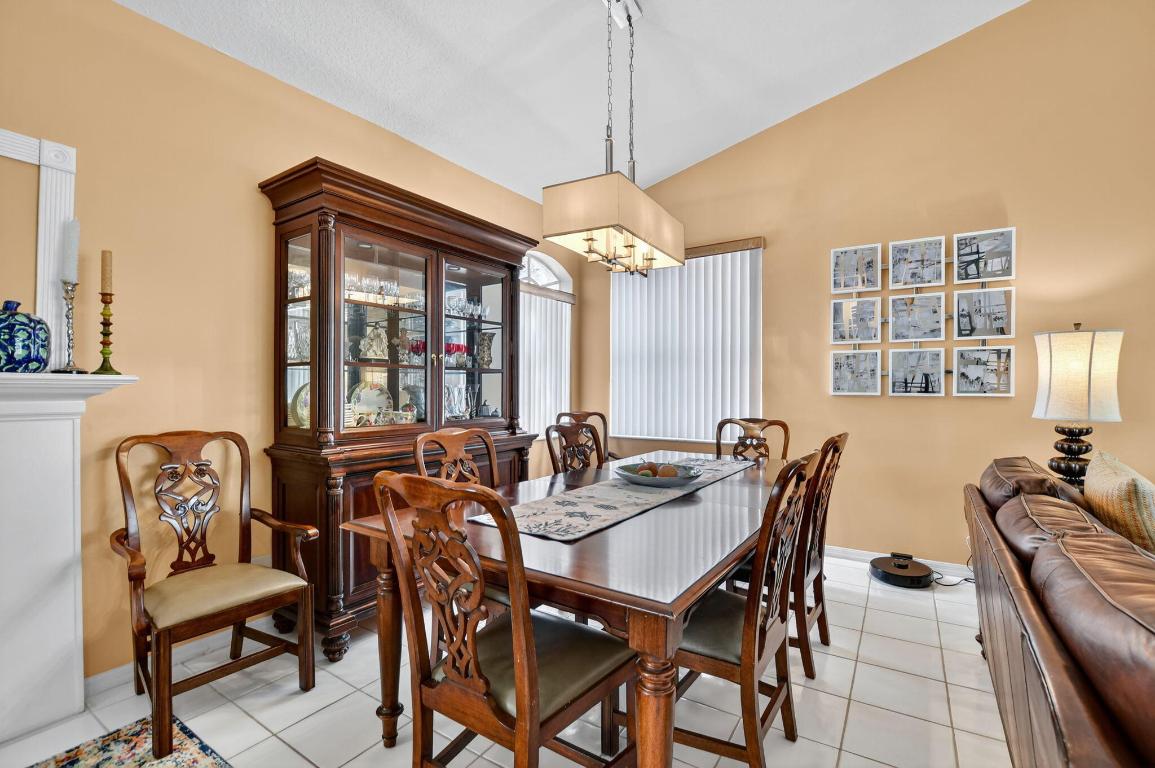 Villa San Remo Cond I and II filed 3-23-89 IN OR60 - Residential