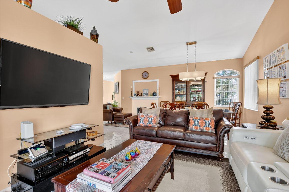 Villa San Remo Cond I and II filed 3-23-89 IN OR60 - Residential