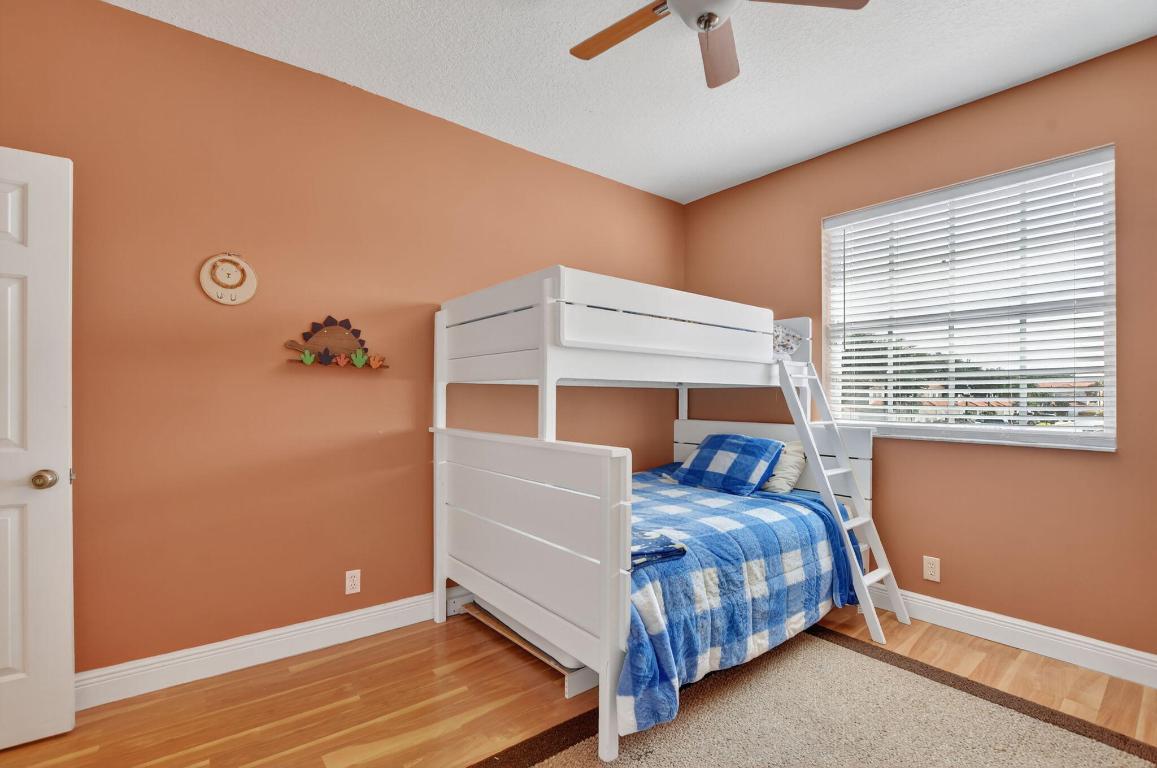 Villa San Remo Cond I and II filed 3-23-89 IN OR60 - Residential