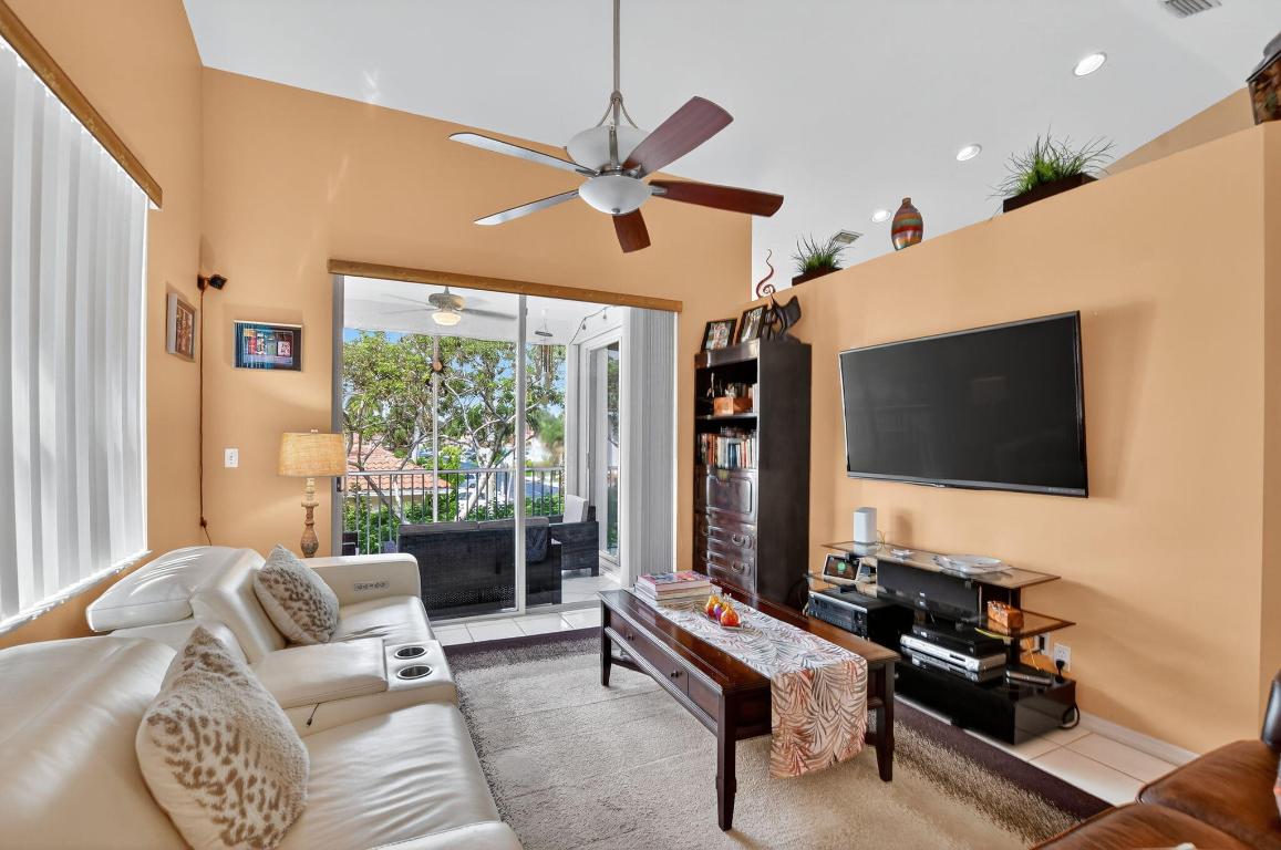 Villa San Remo Cond I and II filed 3-23-89 IN OR60 - Residential