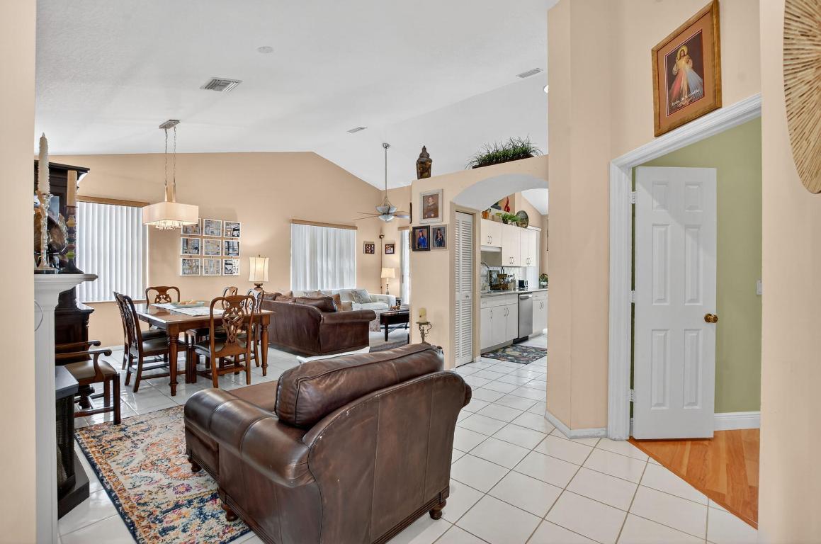 Villa San Remo Cond I and II filed 3-23-89 IN OR60 - Residential