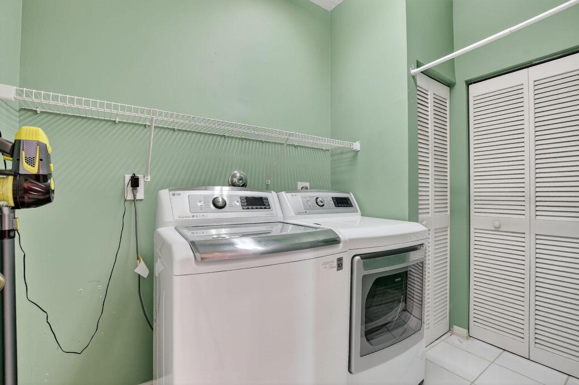 Villa San Remo Cond I and II filed 3-23-89 IN OR60 - Residential