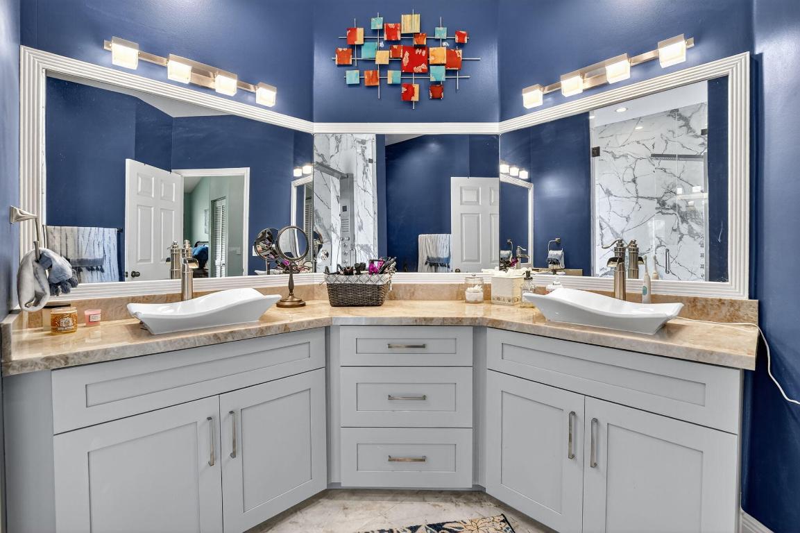 Villa San Remo Cond I and II filed 3-23-89 IN OR60 - Residential