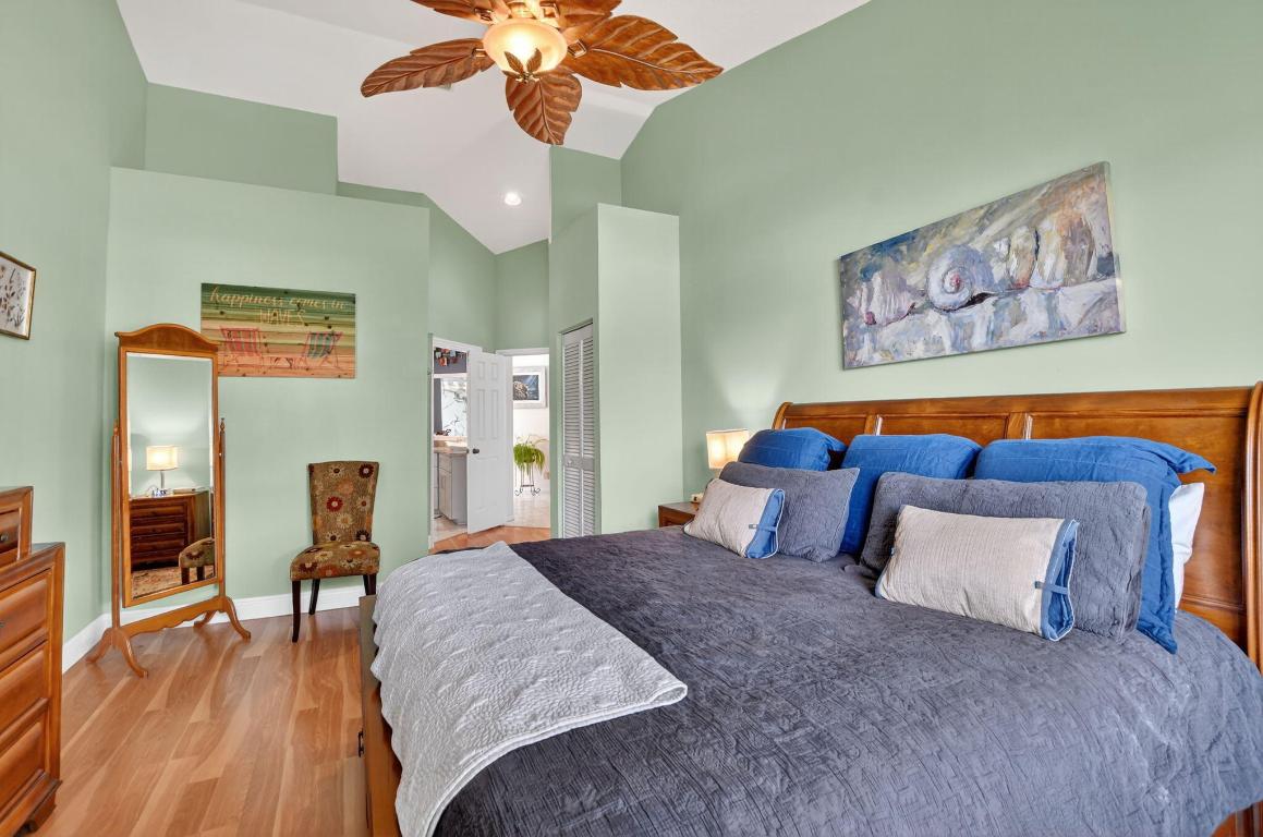 Villa San Remo Cond I and II filed 3-23-89 IN OR60 - Residential