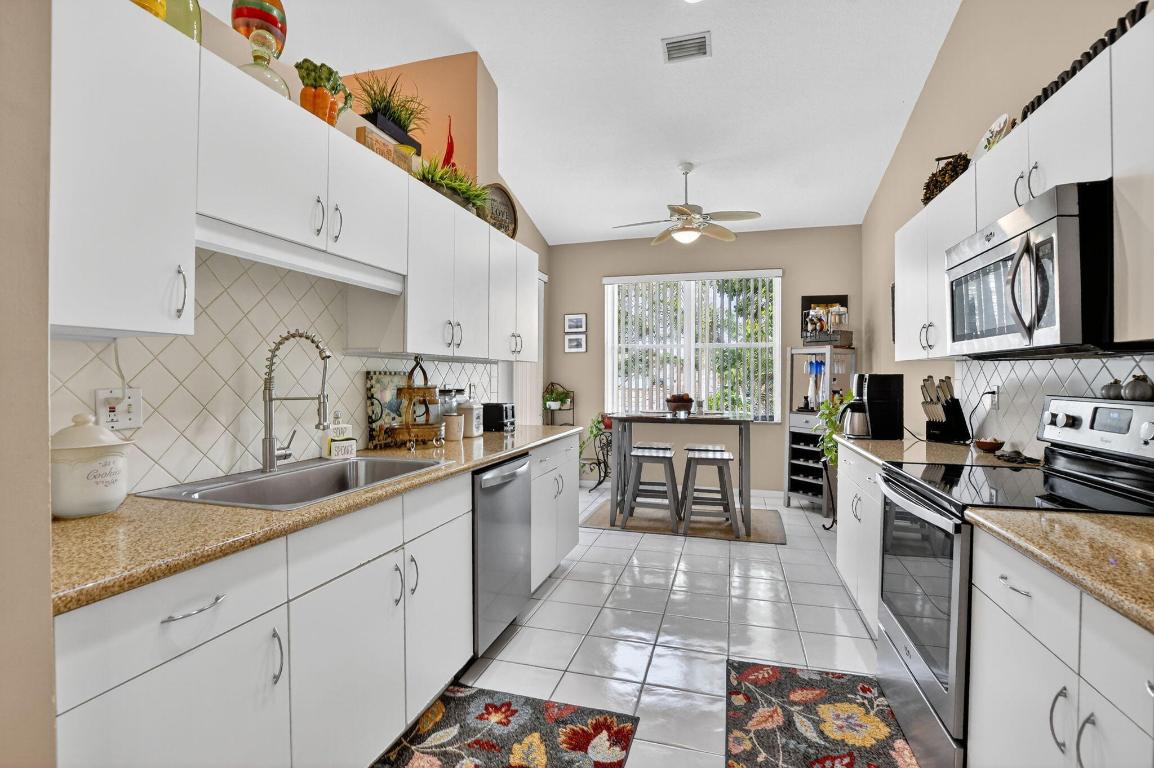 Villa San Remo Cond I and II filed 3-23-89 IN OR60 - Residential