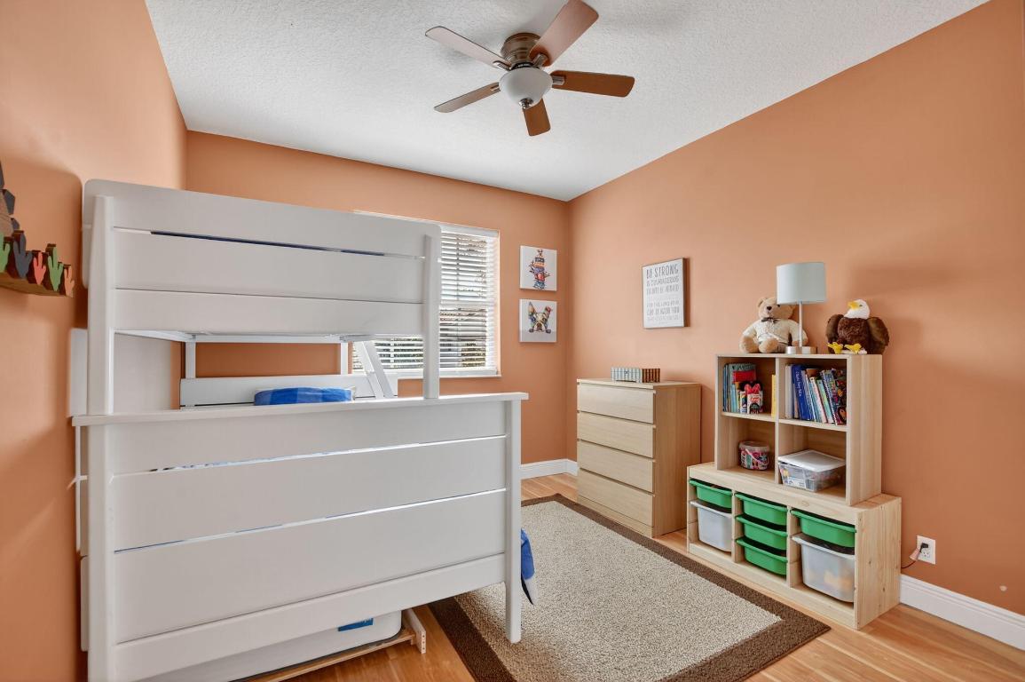 Villa San Remo Cond I and II filed 3-23-89 IN OR60 - Residential