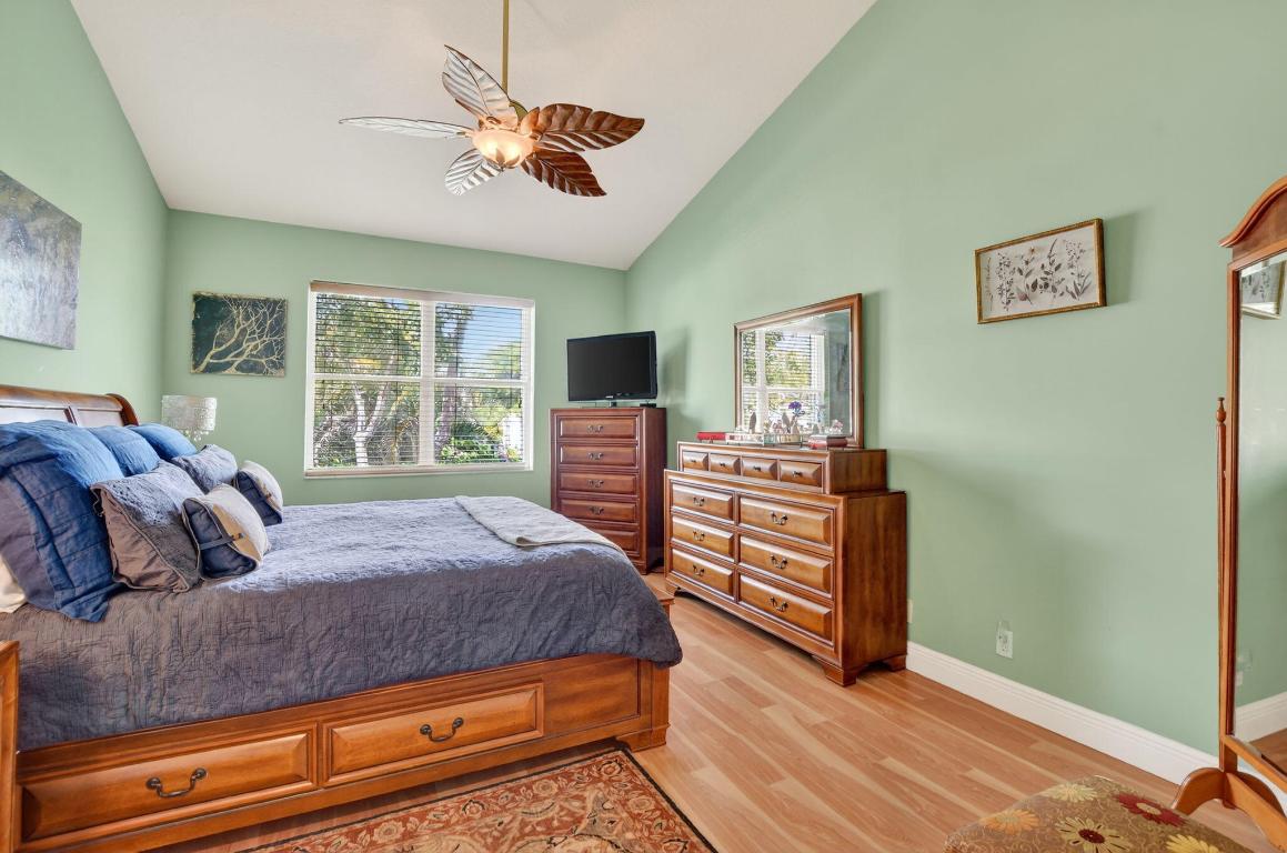 Villa San Remo Cond I and II filed 3-23-89 IN OR60 - Residential