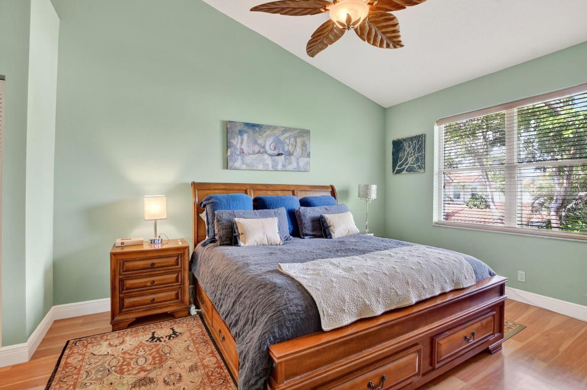 Villa San Remo Cond I and II filed 3-23-89 IN OR60 - Residential