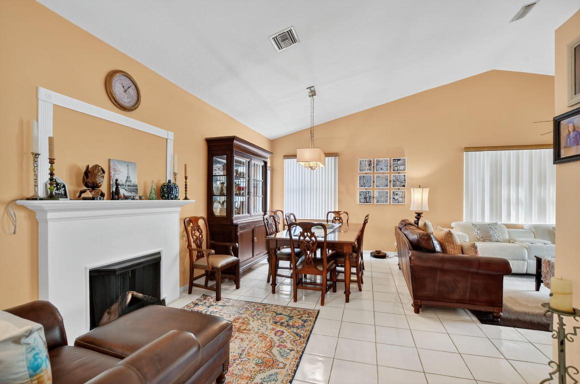 Villa San Remo Cond I and II filed 3-23-89 IN OR60 - Residential