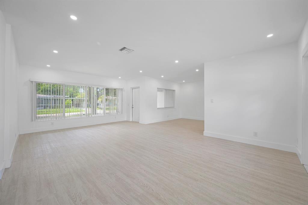 Hollywood Little Ranches - Residential Lease