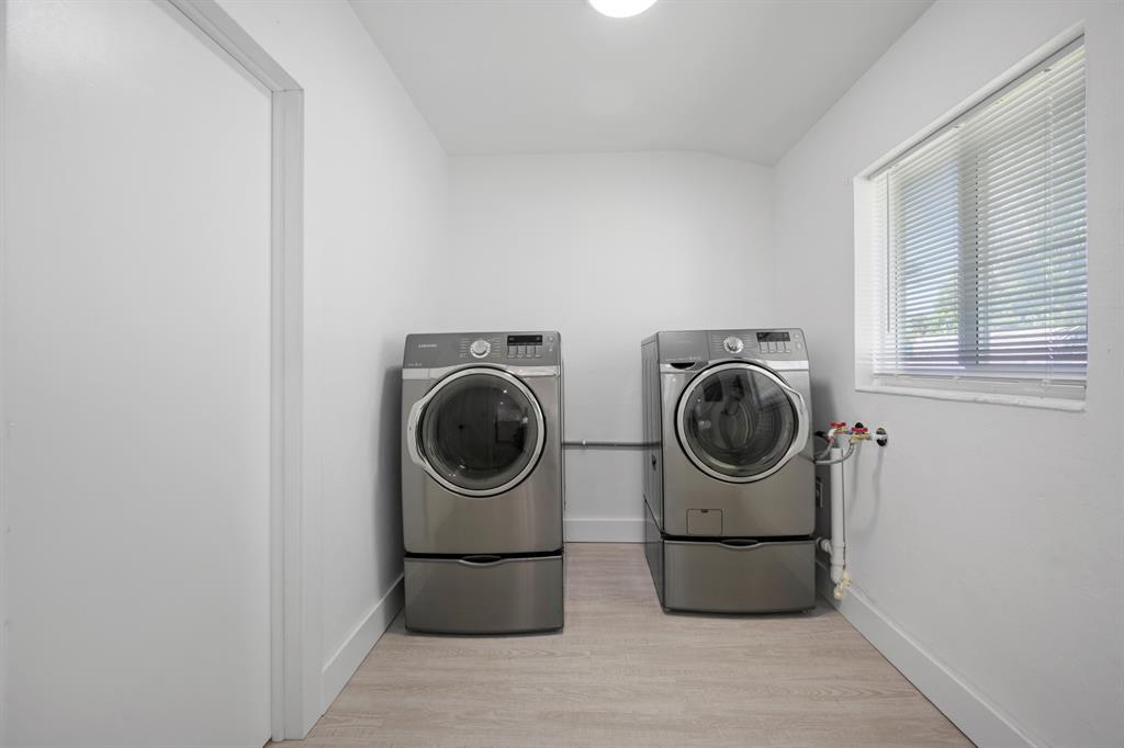 Hollywood Little Ranches - Residential Lease