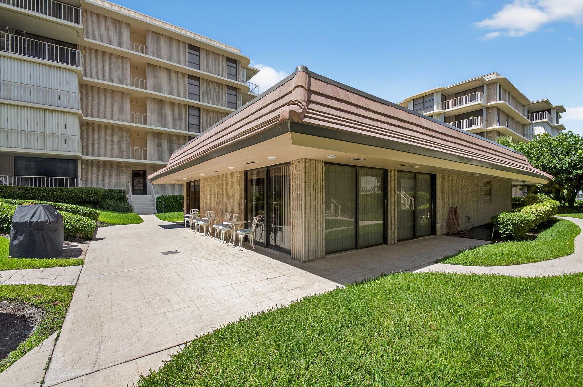 THIRTY TWO HUNDRED CONDO - Residential