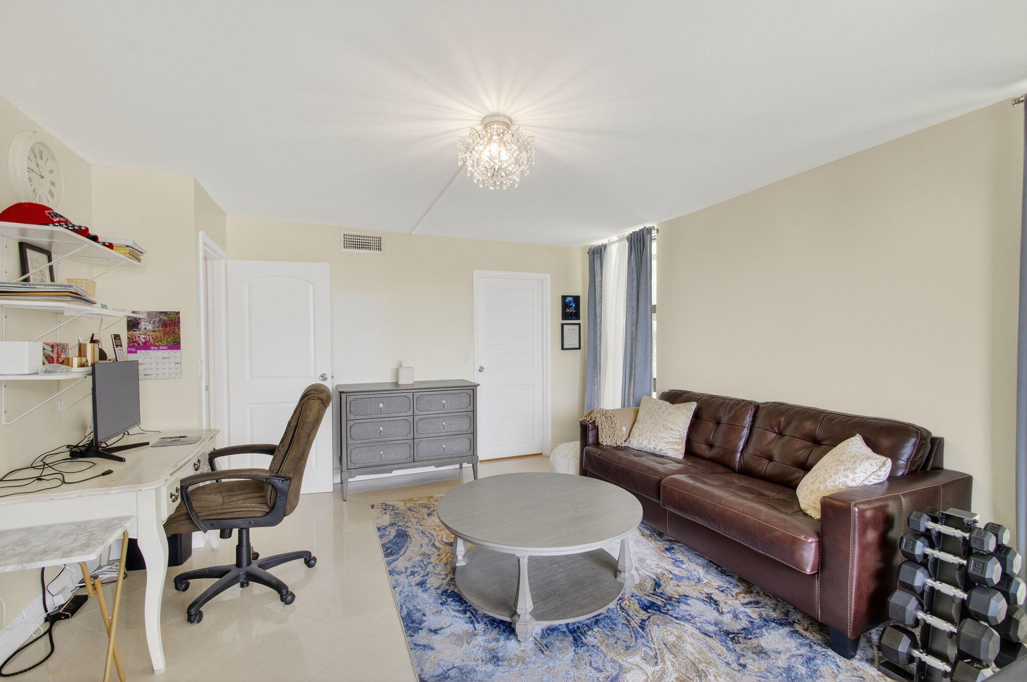 THIRTY TWO HUNDRED CONDO - Residential