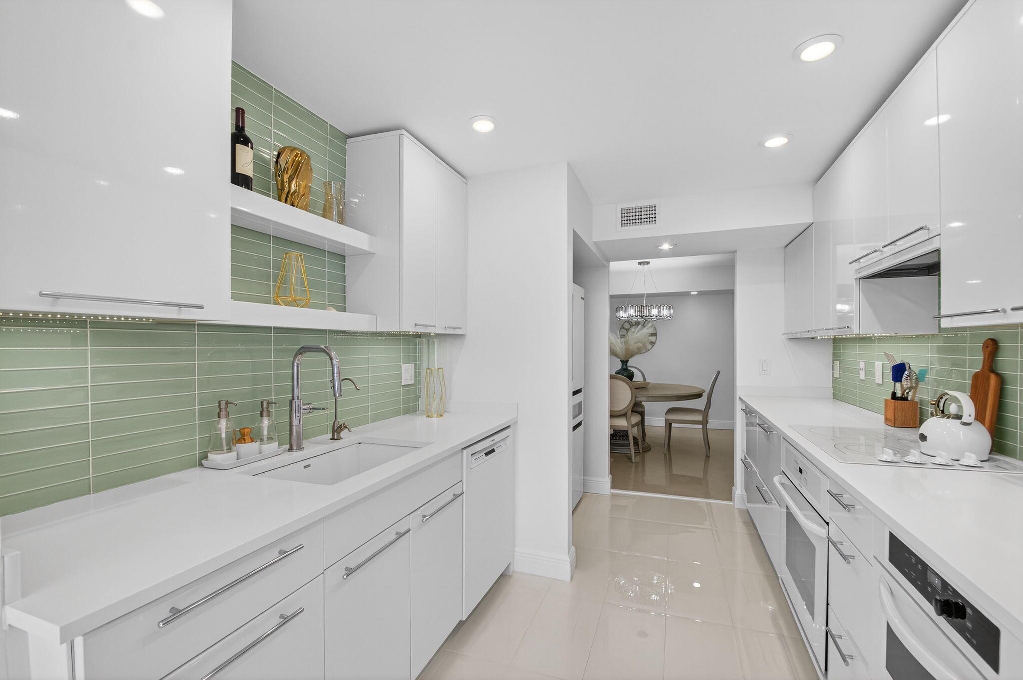THIRTY TWO HUNDRED CONDO - Residential