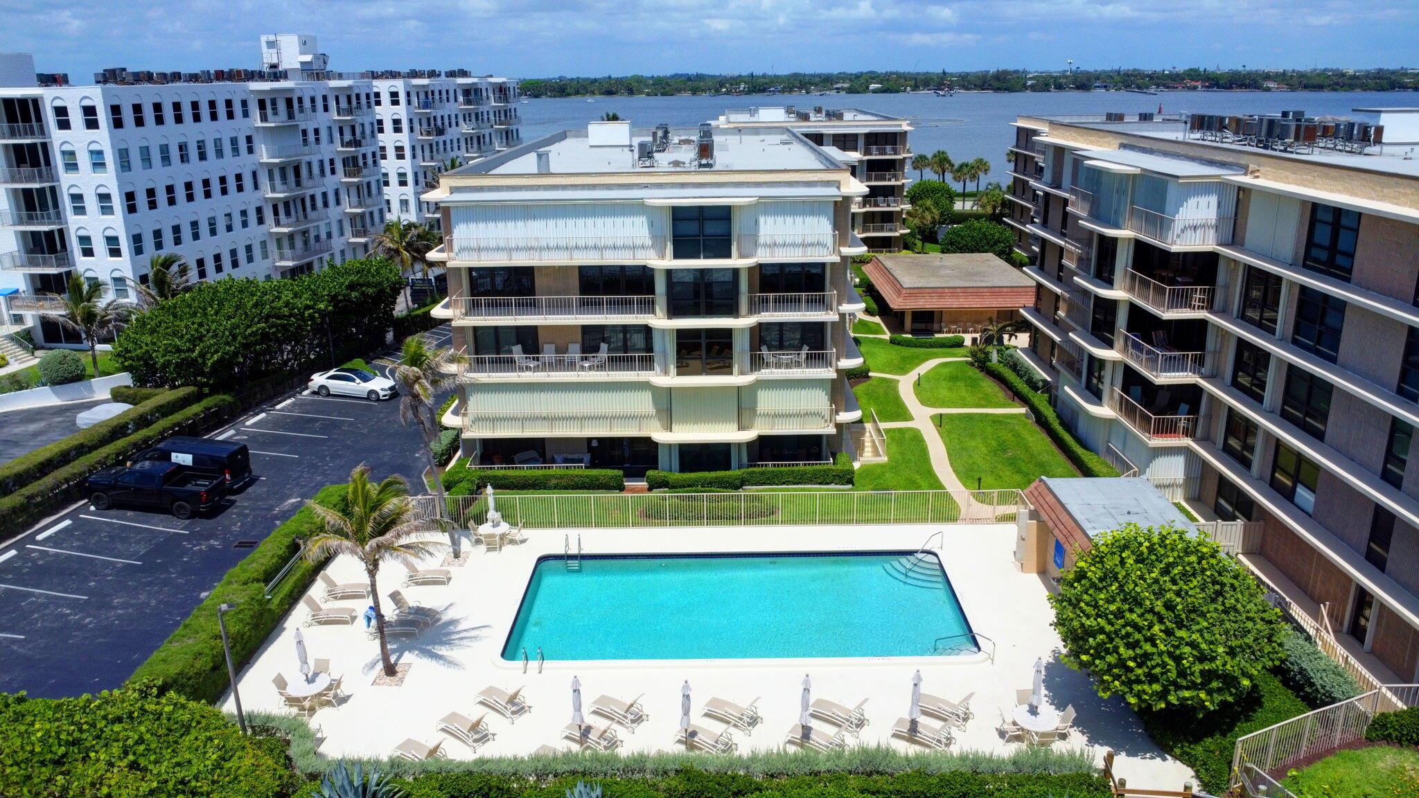 THIRTY TWO HUNDRED CONDO - Residential