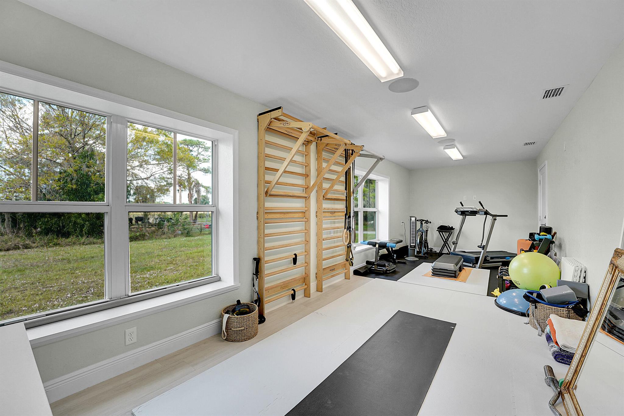 665000 Stuart Woods Ranch - Residential