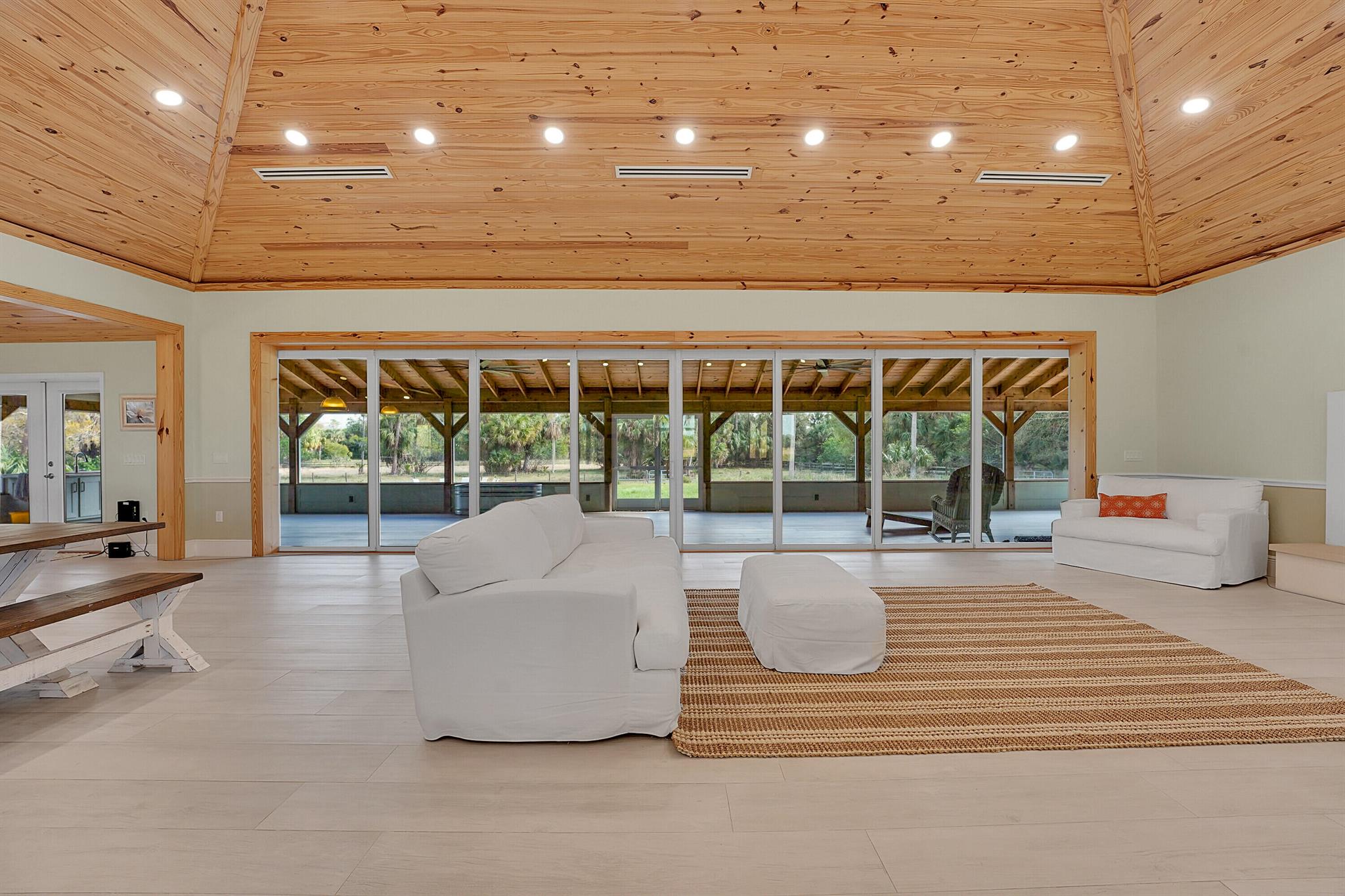 665000 Stuart Woods Ranch - Residential