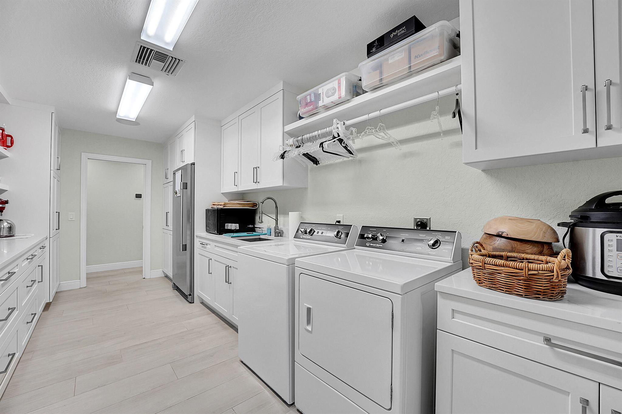 665000 Stuart Woods Ranch - Residential