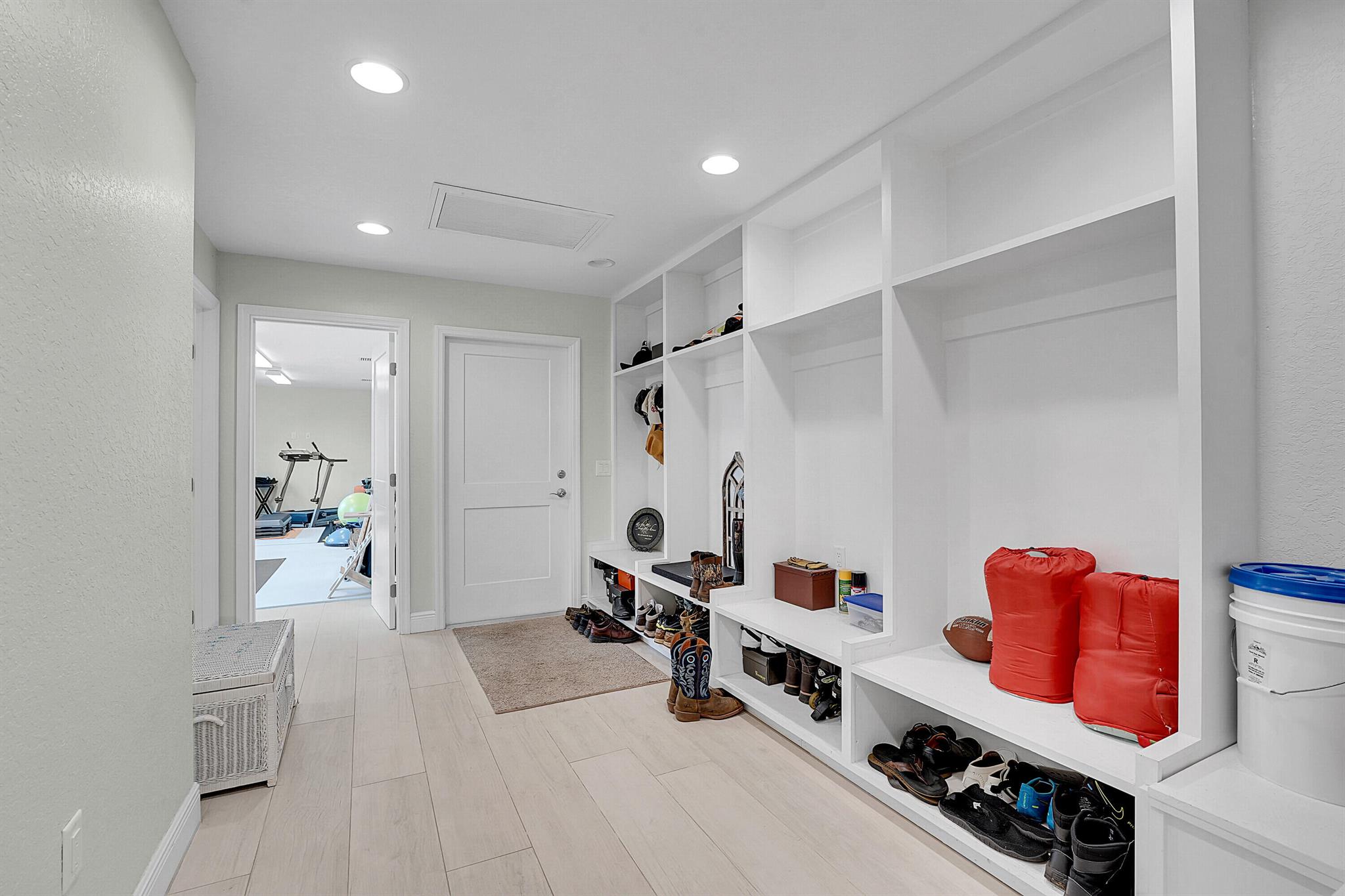 665000 Stuart Woods Ranch - Residential