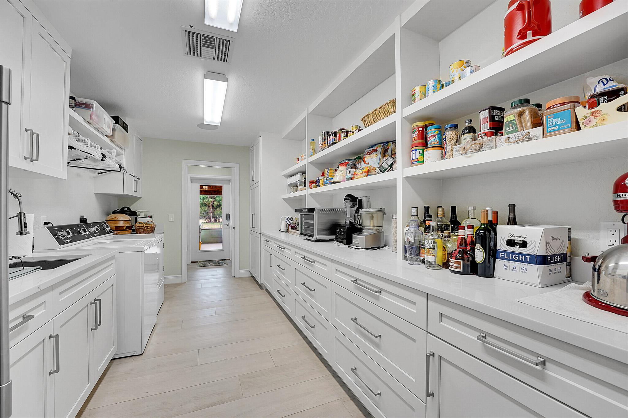 665000 Stuart Woods Ranch - Residential