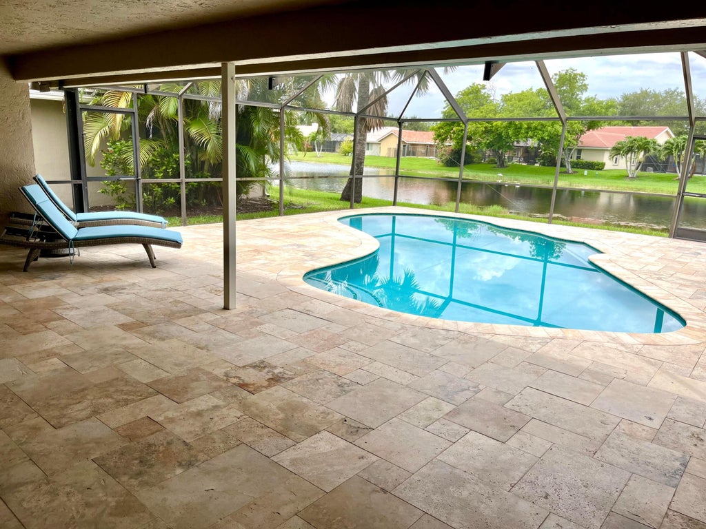 Photo of 921 Lakewood Court, Weston, FL 33326 (MLS # B26039265)