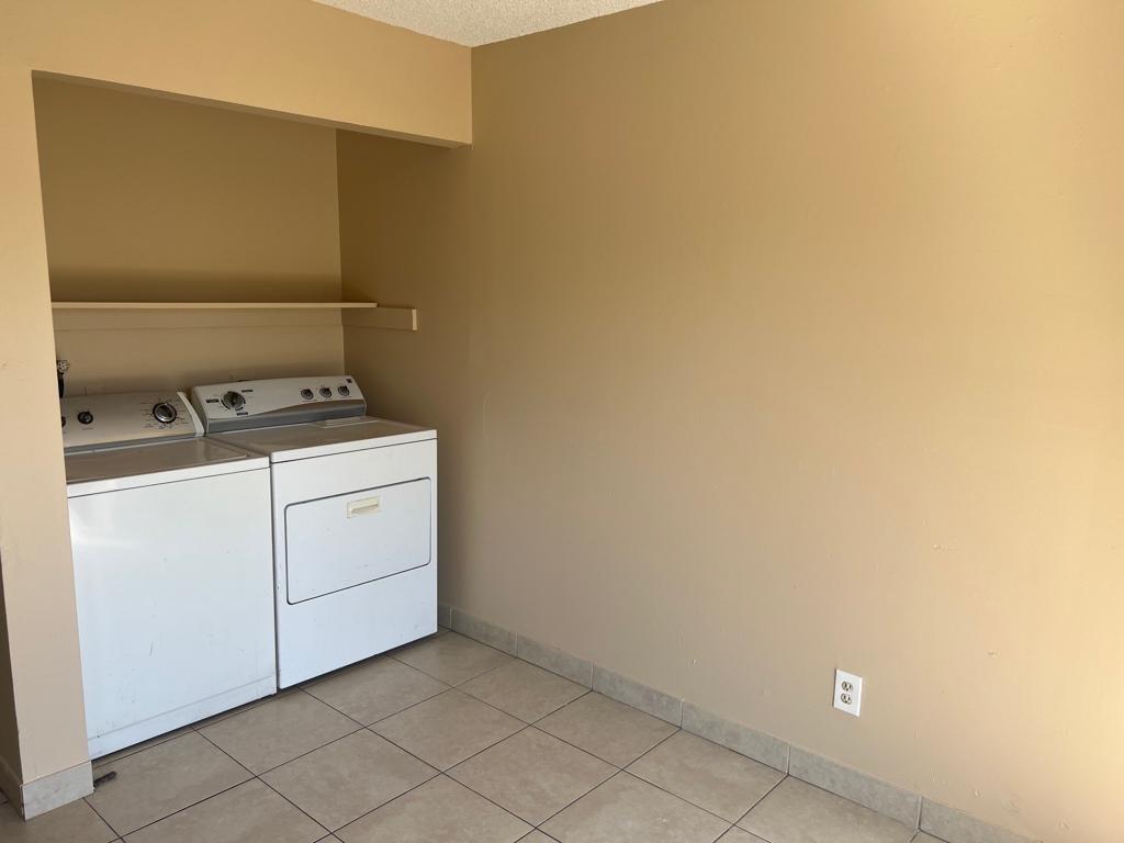 Lauderhill Manor 75-43 B - Residential Lease