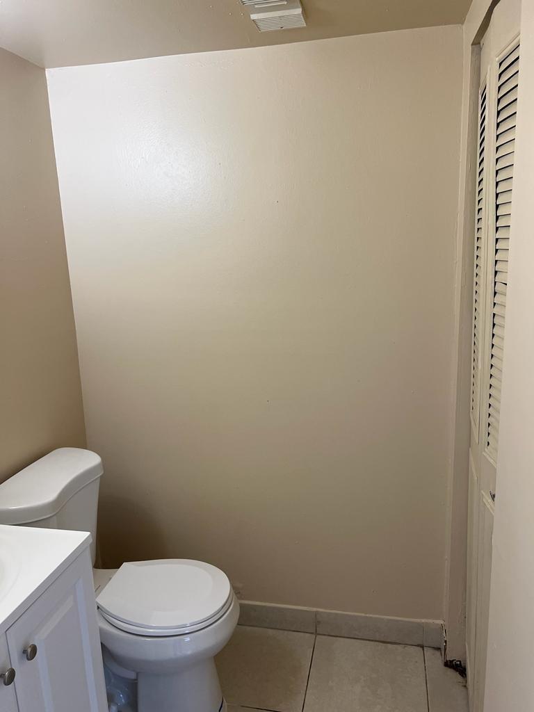 Lauderhill Manor 75-43 B - Residential Lease