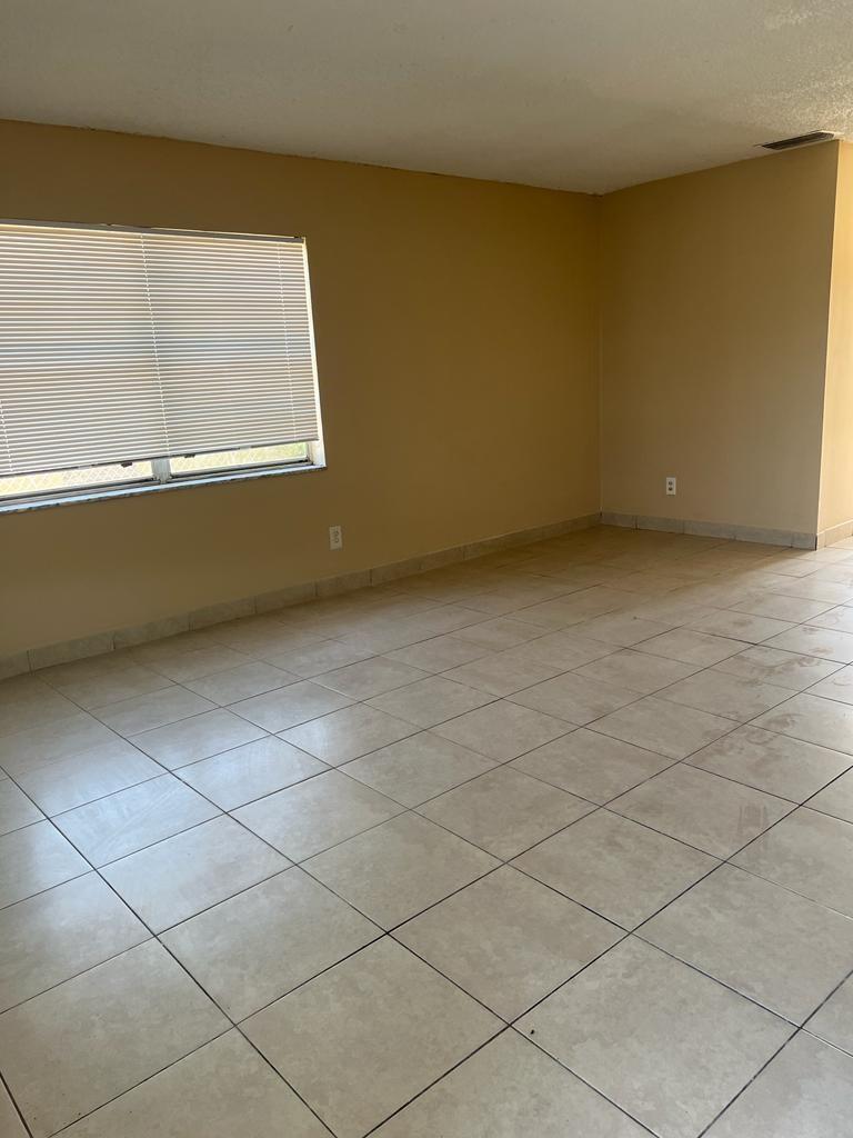 Lauderhill Manor 75-43 B - Residential Lease