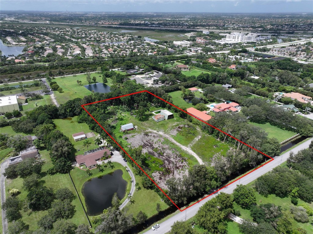 SUNSHINE RANCHES - Land