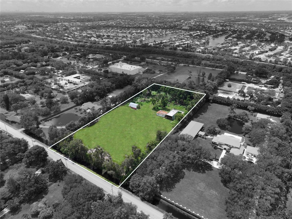 SUNSHINE RANCHES - Land