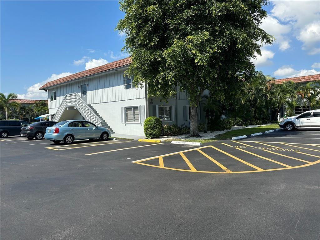 OAKLAND GROVE VILLAGE - Residential