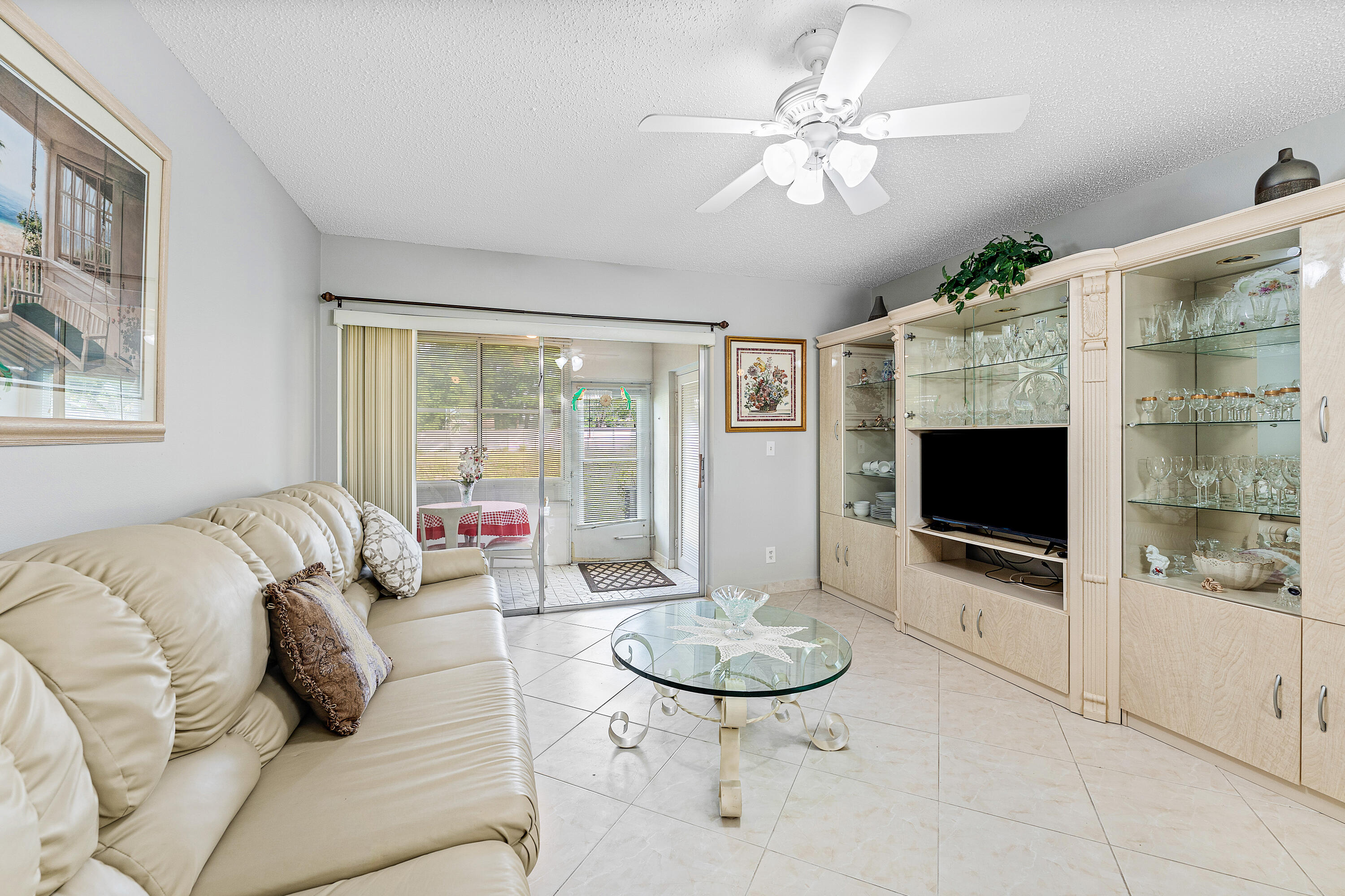 CRESTHAVEN VILLAS CONDO 3 - Residential