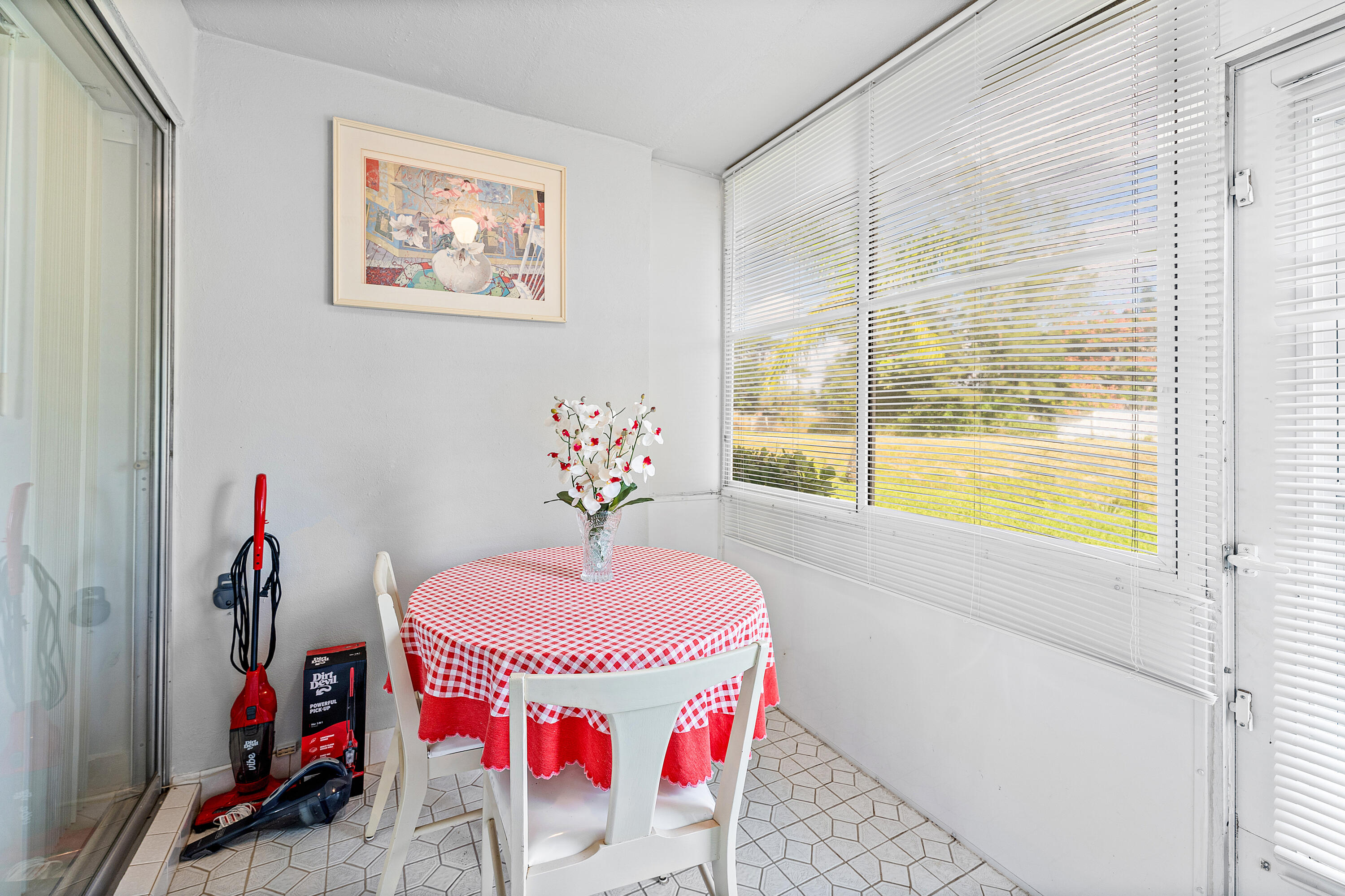 CRESTHAVEN VILLAS CONDO 3 - Residential