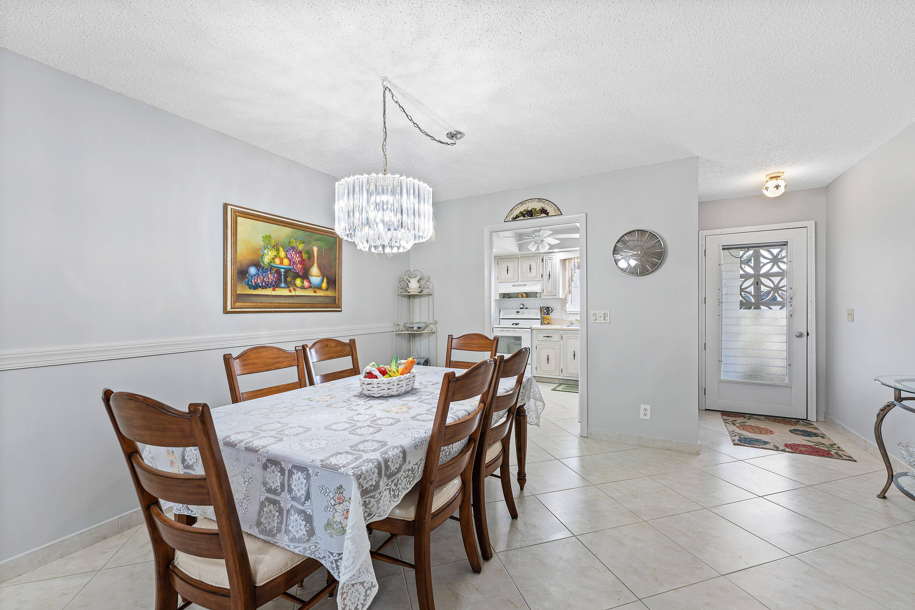 CRESTHAVEN VILLAS CONDO 3 - Residential