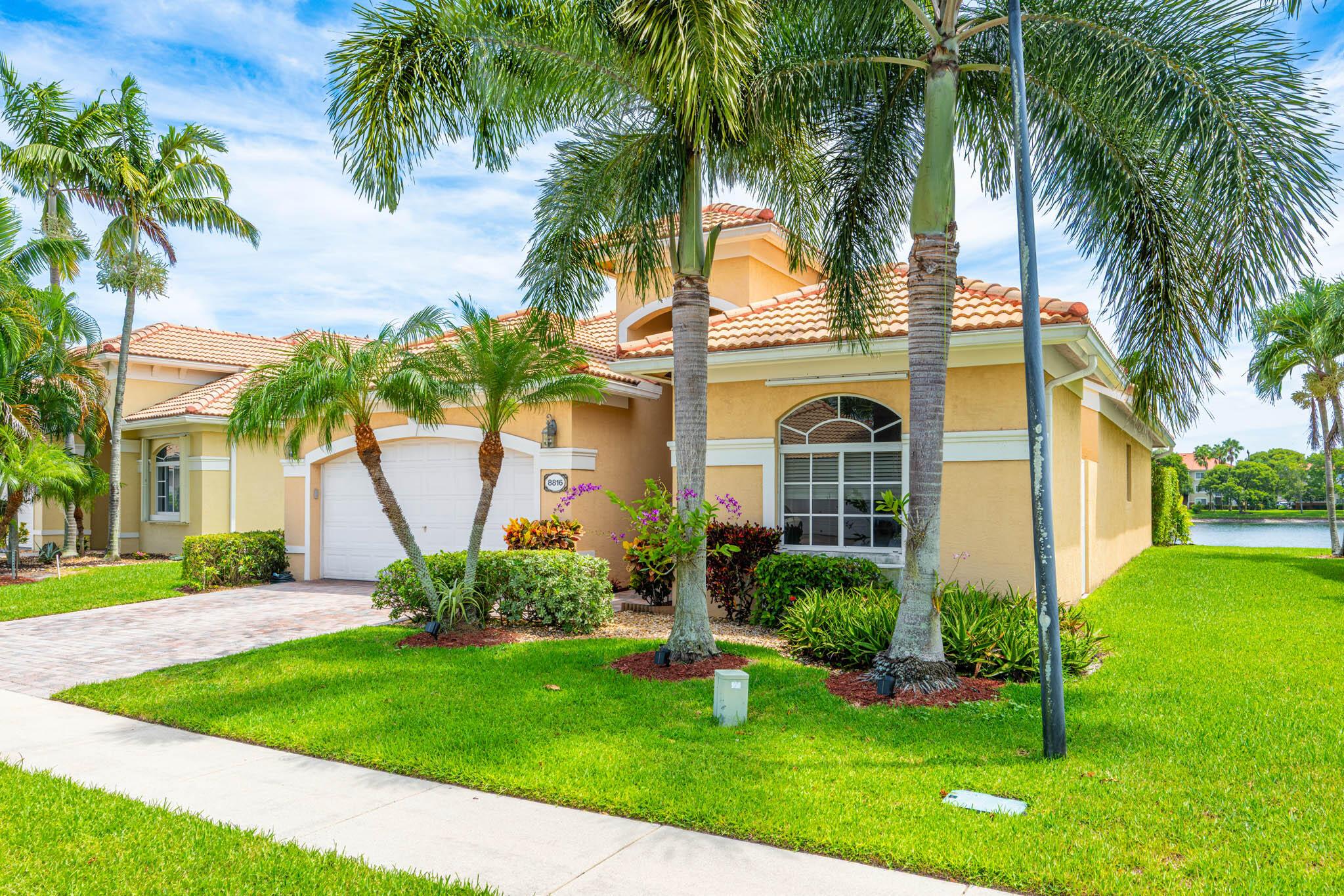 8816 S San Andros