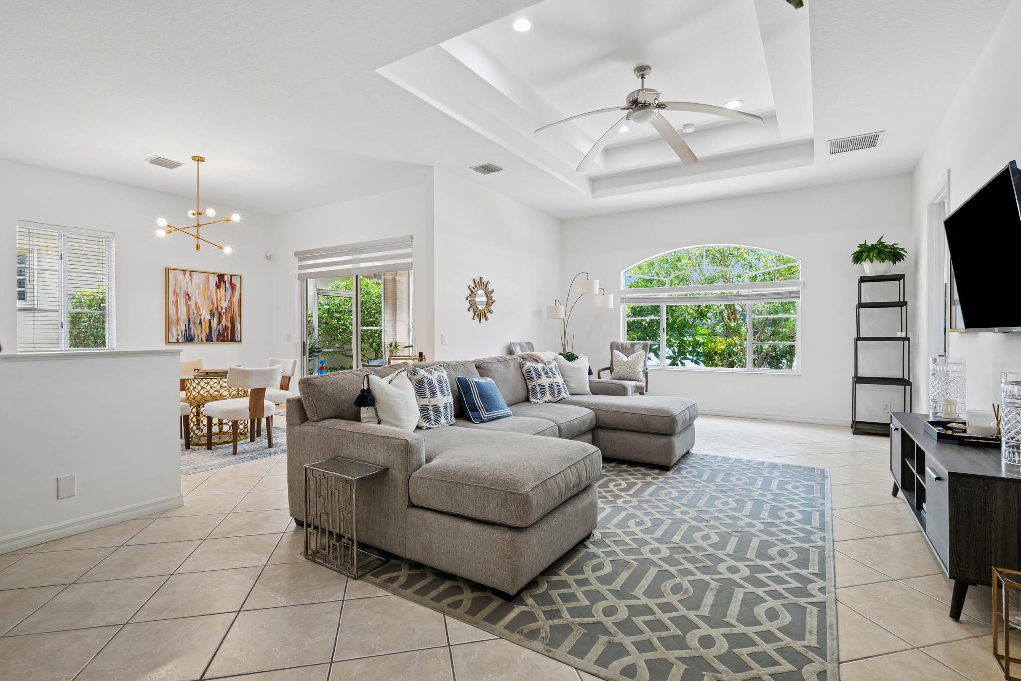 8816 S San Andros