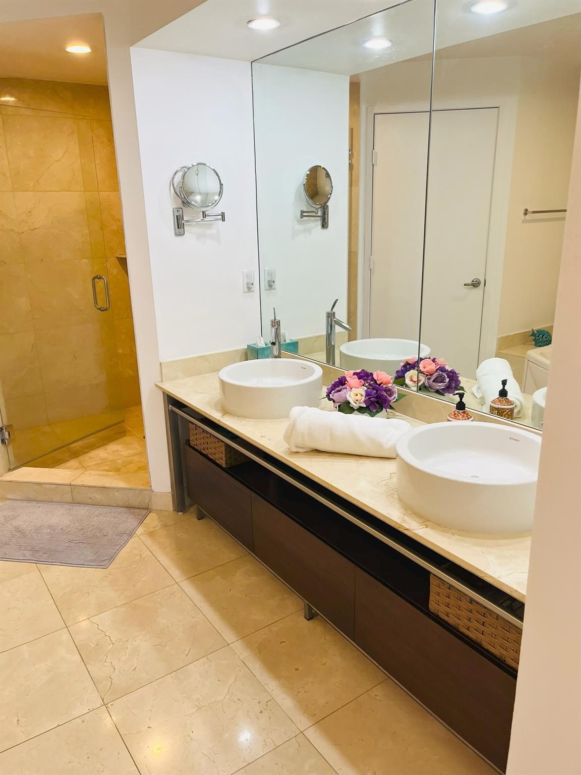 SAYAN CONDO - Residential Lease