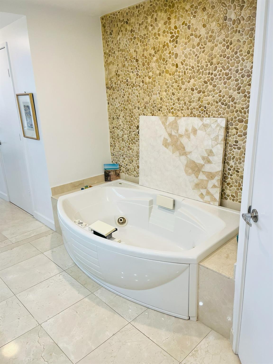 SAYAN CONDO - Residential Lease