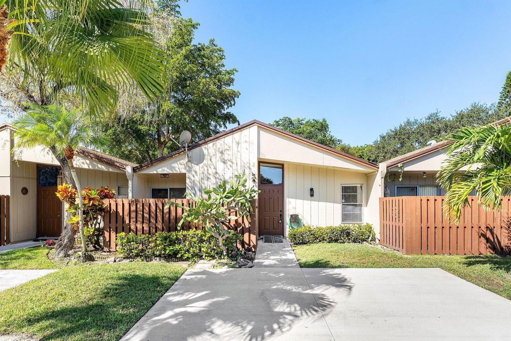 Photo of 22289 Timberly Drive, Boca Raton, FL 33428 (MLS # R11136837)